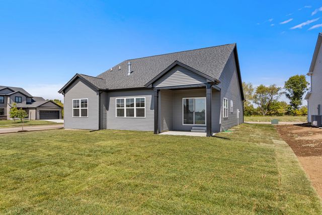 19 Meadow Drive, Monticello, IL 61856