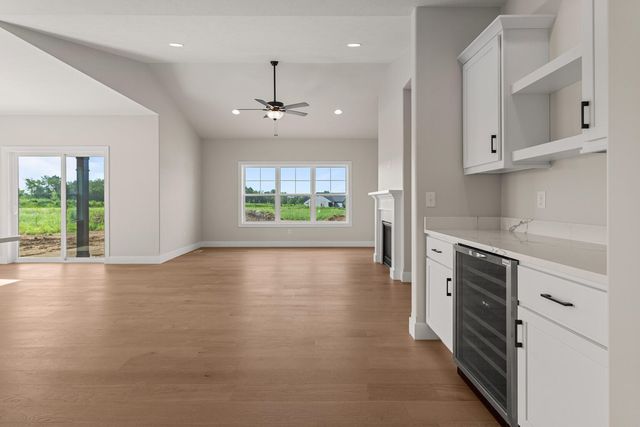 19 Meadow Drive, Monticello, IL 61856