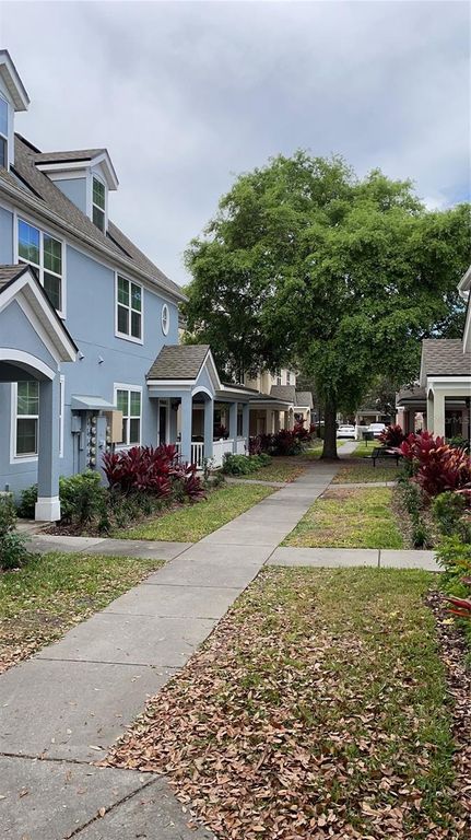 Image 3 of property listing at 3368 PARKCHESTER SQUARE BOULEVARD 202, Orlando, FL 32835