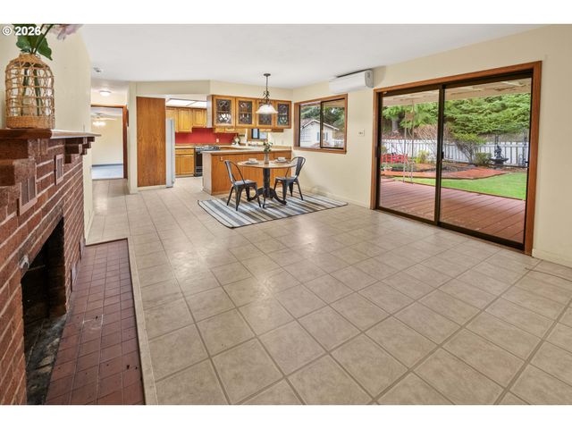 92680 KUMPULA Rd, Astoria, OR 97103