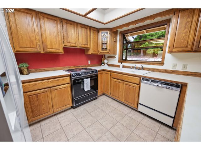 92680 KUMPULA Rd, Astoria, OR 97103