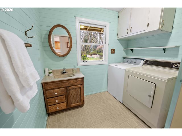 92680 KUMPULA Rd, Astoria, OR 97103