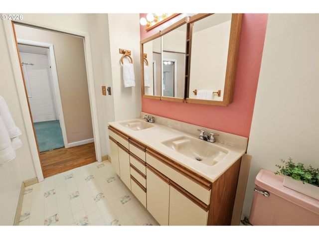 92680 KUMPULA Rd, Astoria, OR 97103