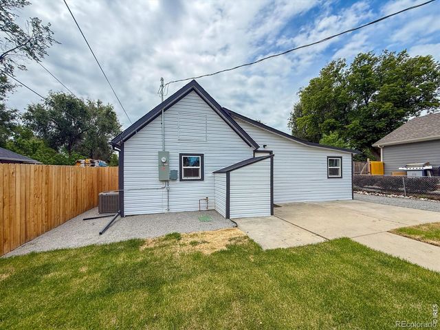 12 Marshall Place, Longmont, CO 80504