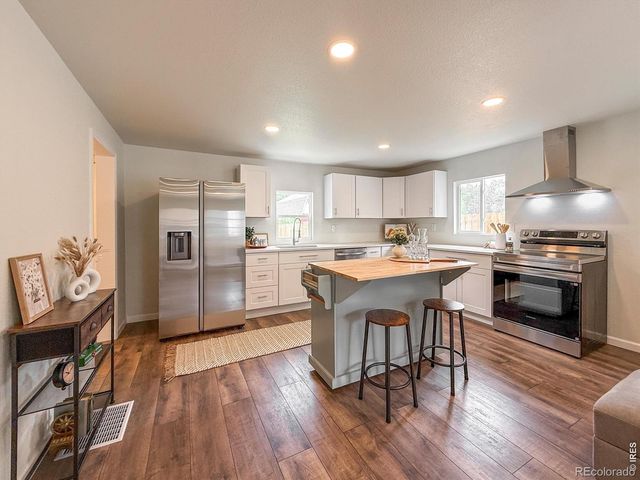 12 Marshall Place, Longmont, CO 80504