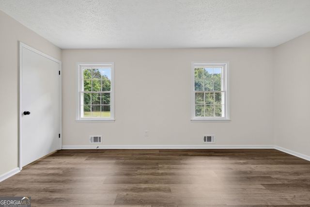 2344 W McIntosh Road, Griffin, GA 30223