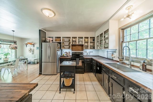 7116 Sherbourne Drive, Charlotte, NC 28210