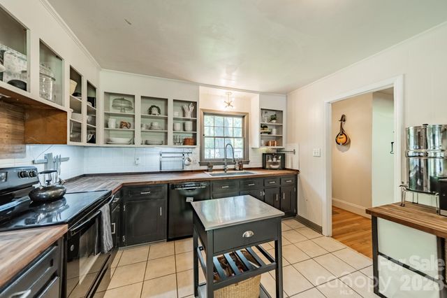 7116 Sherbourne Drive, Charlotte, NC 28210