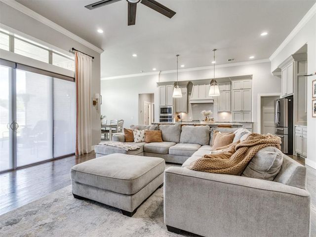 4304 Bridge Wood Lane, Oklahoma City, OK 73179
