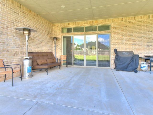4304 Bridge Wood Lane, Oklahoma City, OK 73179