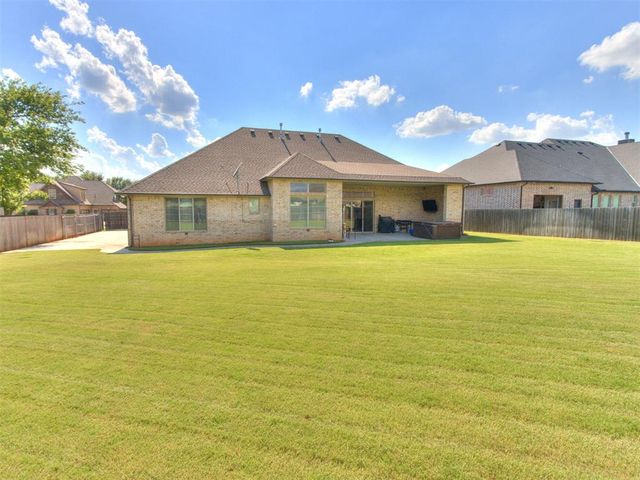 4304 Bridge Wood Lane, Oklahoma City, OK 73179