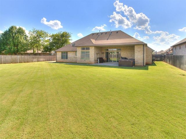 4304 Bridge Wood Lane, Oklahoma City, OK 73179