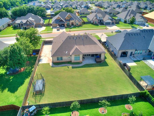 4304 Bridge Wood Lane, Oklahoma City, OK 73179