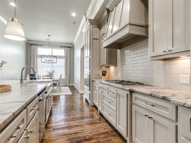 4304 Bridge Wood Lane, Oklahoma City, OK 73179