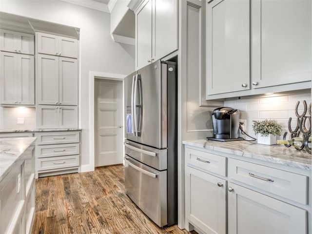 4304 Bridge Wood Lane, Oklahoma City, OK 73179