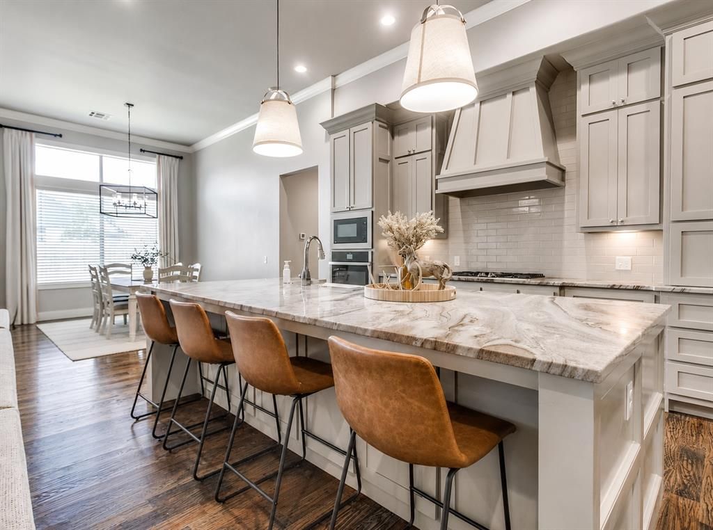 4304 Bridge Wood Lane, Oklahoma City, OK 73179