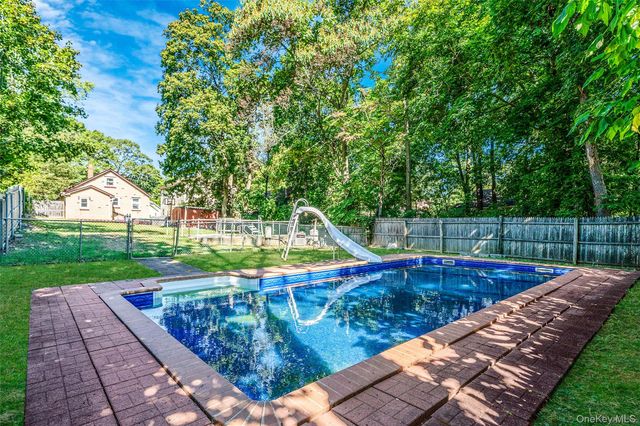 128 Winding Street, Huntington Station, NY 11746
