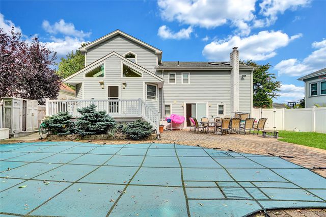 2070 Beverly Way, Merrick, NY 11566