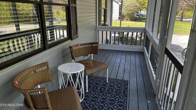 722 Paint Rock Ferry Rd, Kingston, TN 37763