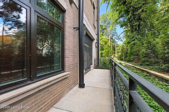 1576 Cherokee Rd 2, Louisville, KY 40205