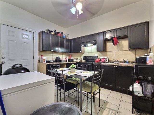 3929 W Van Buren Street, Chicago, IL 60624