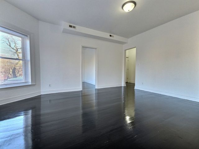 3929 W Van Buren Street, Chicago, IL 60624