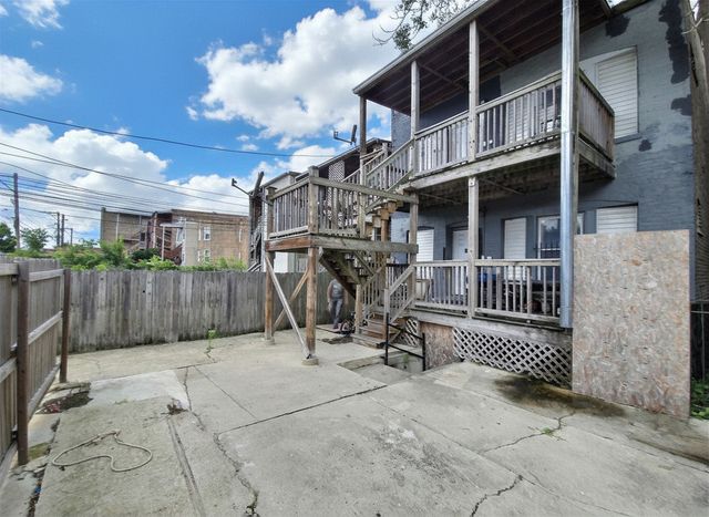 3929 W Van Buren Street, Chicago, IL 60624