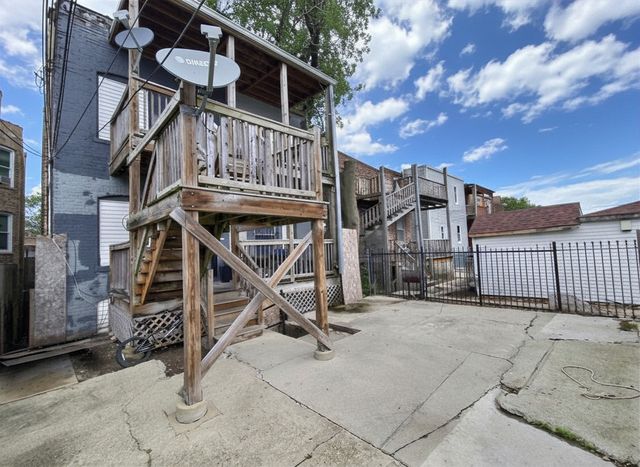 3929 W Van Buren Street, Chicago, IL 60624