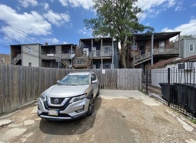 3929 W Van Buren Street, Chicago, IL 60624