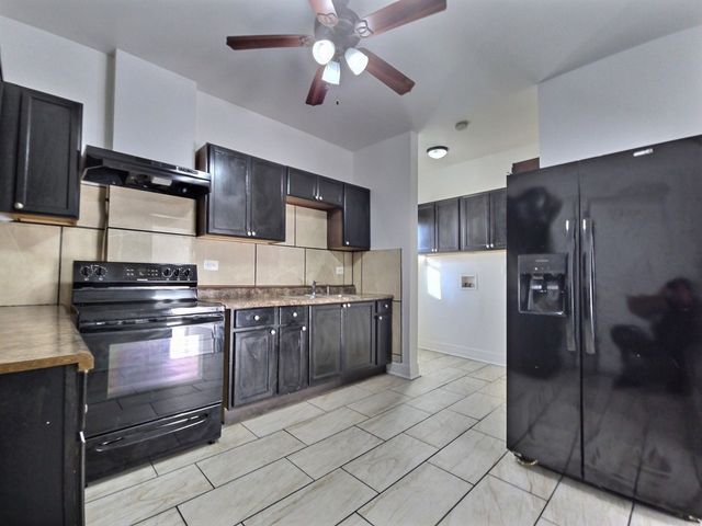 3929 W Van Buren Street, Chicago, IL 60624