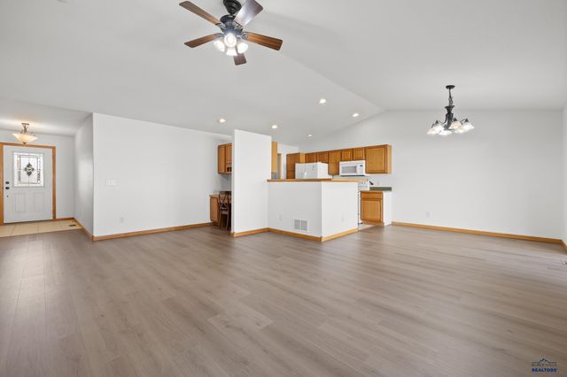 4810 PATRICIA ST, Rapid City, SD 57703