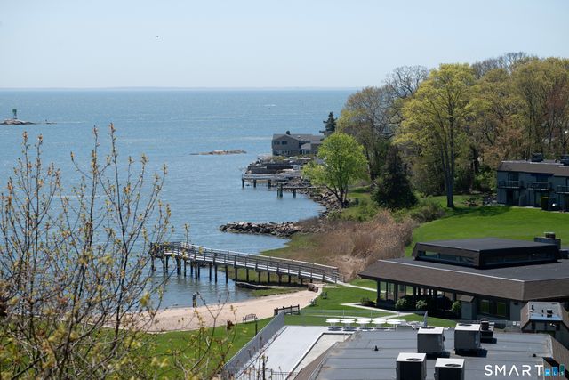 21 Harbour Village C, Branford, CT 06405