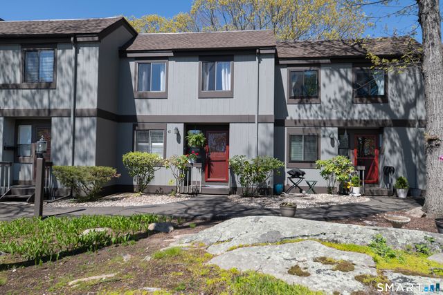 21 Harbour Village C, Branford, CT 06405