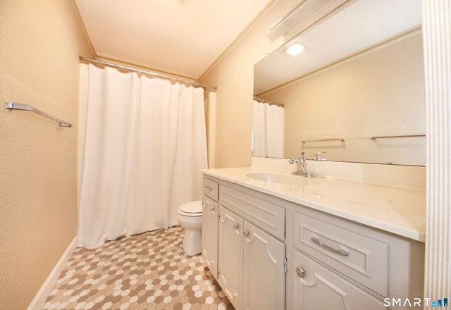 21 Harbour Village C, Branford, CT 06405