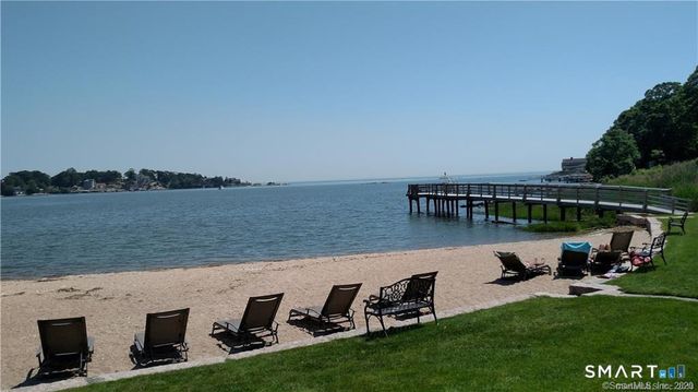 21 Harbour Village C, Branford, CT 06405