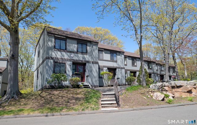 21 Harbour Village C, Branford, CT 06405