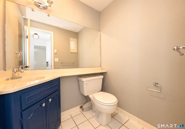 21 Harbour Village C, Branford, CT 06405