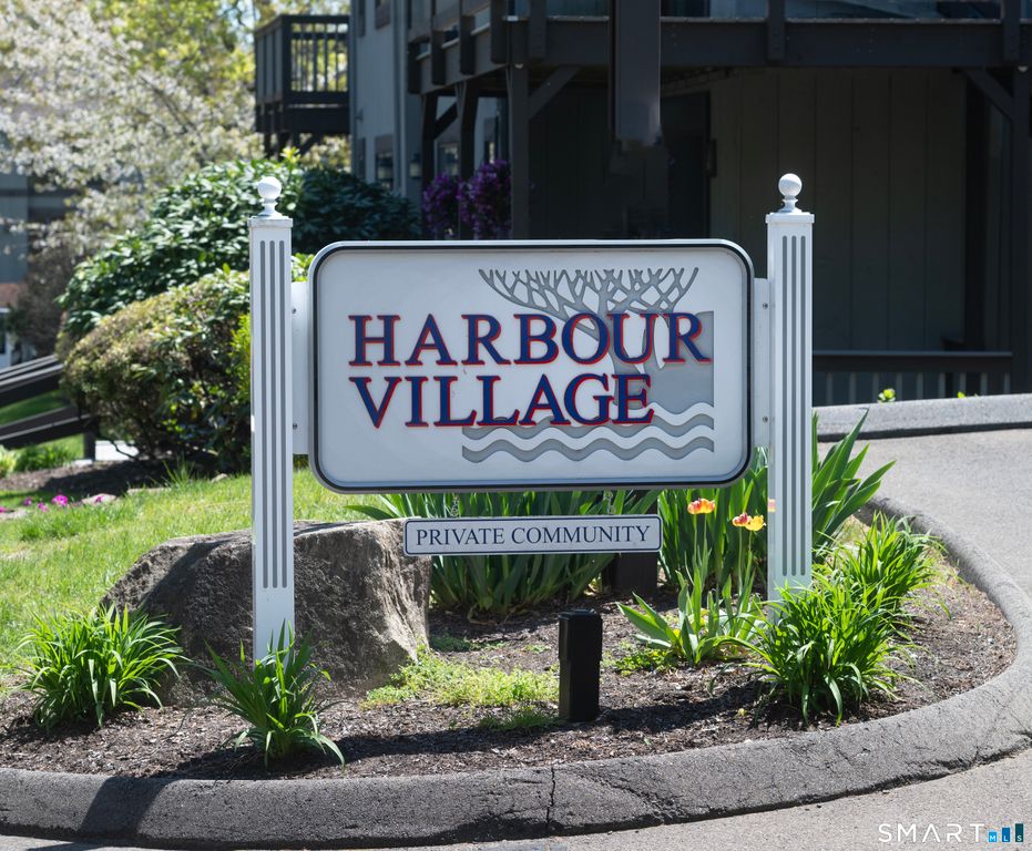 21 Harbour Village C, Branford, CT 06405