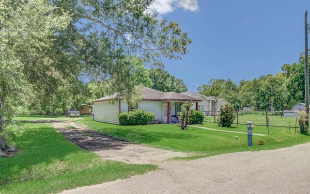 819 Baker Circle, Liberty, TX 77575