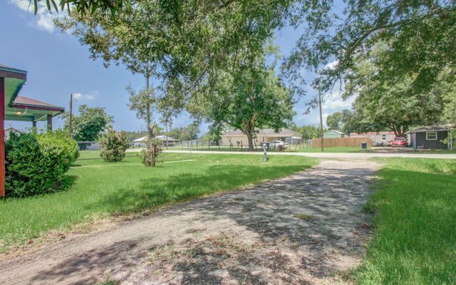 819 Baker Circle, Liberty, TX 77575