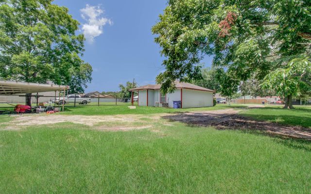 819 Baker Circle, Liberty, TX 77575