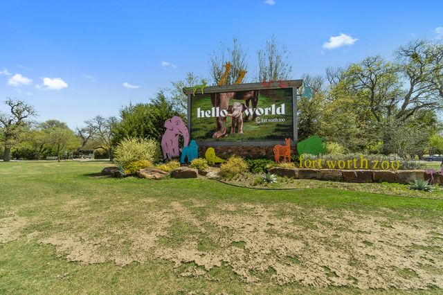 1000 Pineview Lane, Crowley, TX 76036