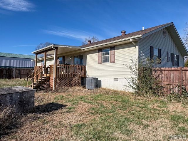 2488 County Road 450, Poplar Bluff, MO 63901