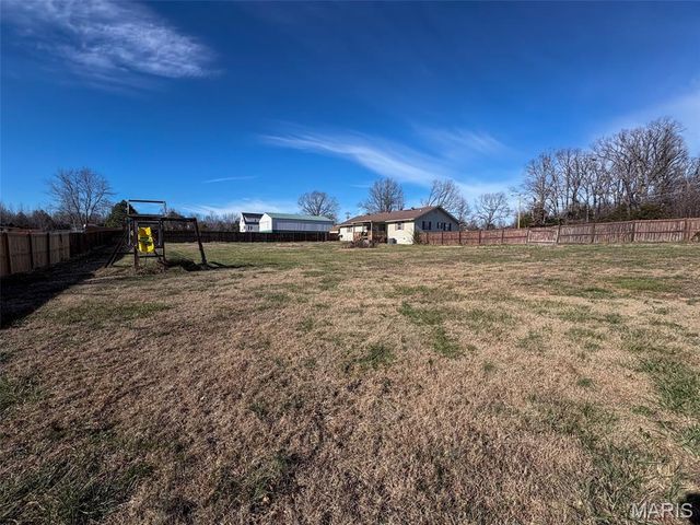 2488 County Road 450, Poplar Bluff, MO 63901