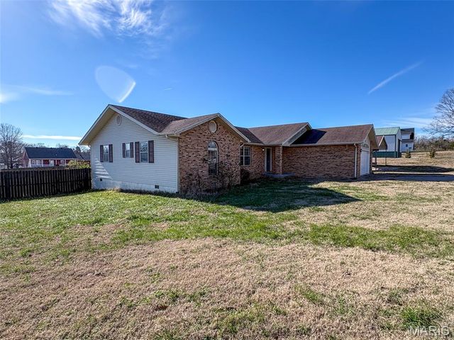 2488 County Road 450, Poplar Bluff, MO 63901