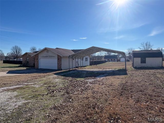 2488 County Road 450, Poplar Bluff, MO 63901