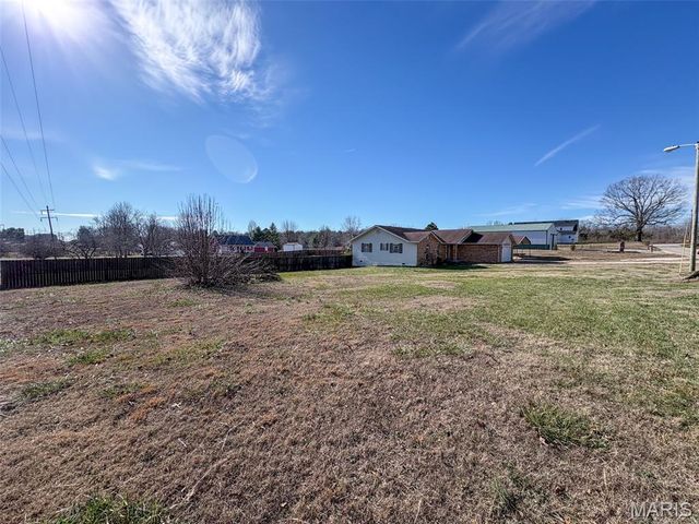 2488 County Road 450, Poplar Bluff, MO 63901