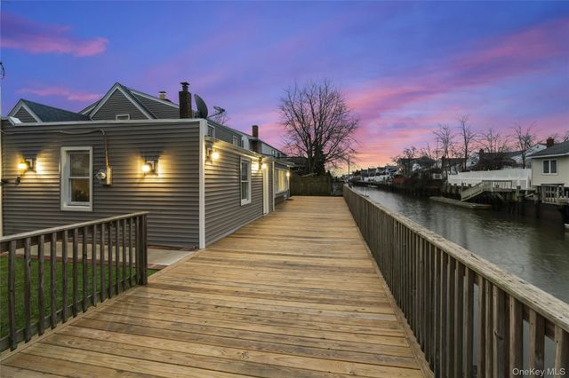 3322 Parkway Drive, Baldwin, NY 11510