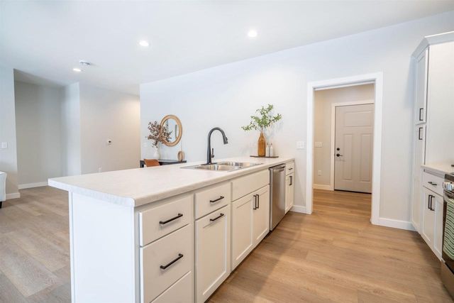 126 BENNINGTON COURT, Plover, WI 54467