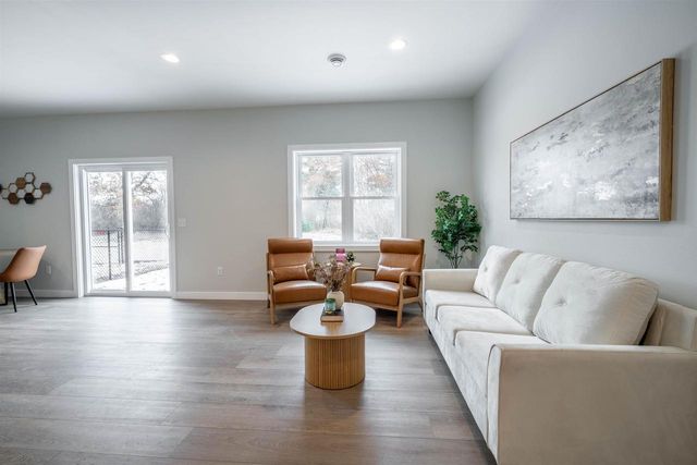 126 BENNINGTON COURT, Plover, WI 54467